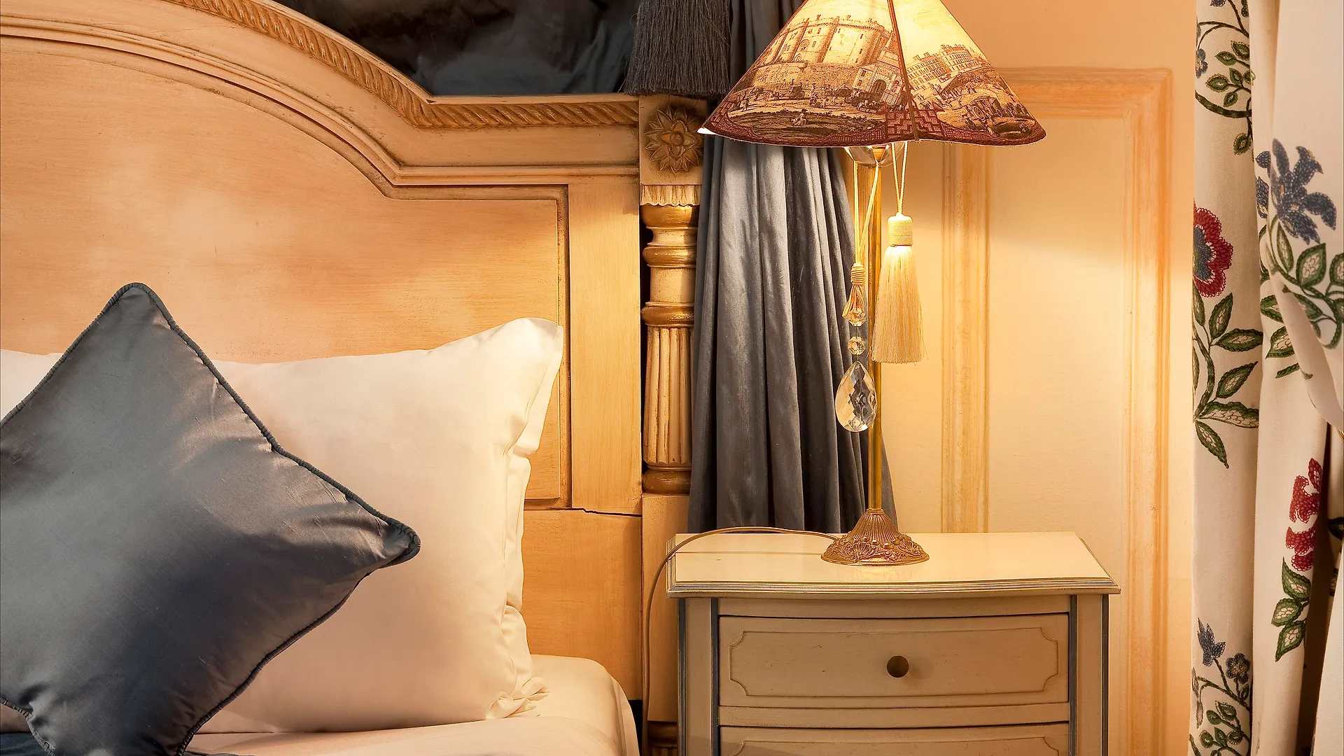 Hotel Henri Iv 4*